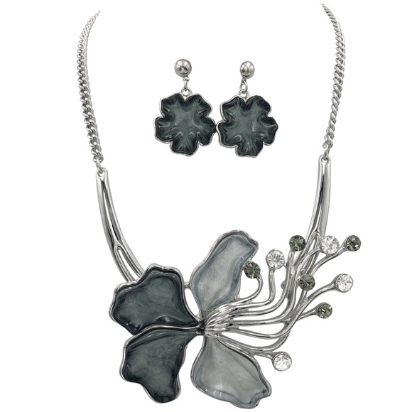 Black Grey Abstract Flower Necklace Earrings Set - Picture 1 of 3